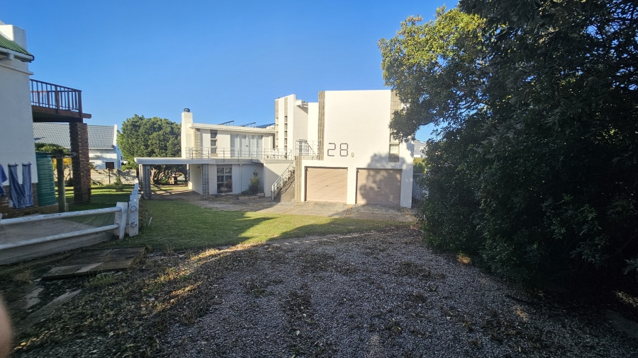 3 Bedroom Property for Sale in Wavecrest Eastern Cape
